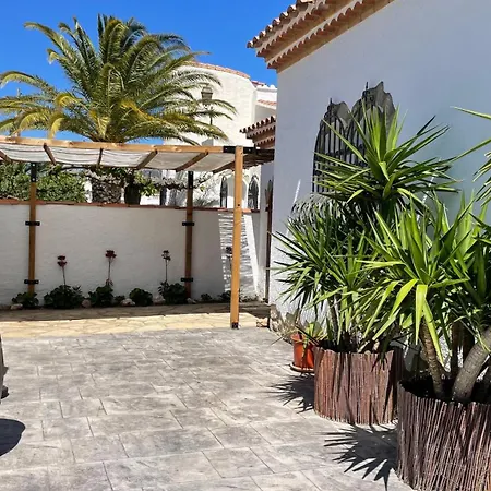 Meddays Marina Villa